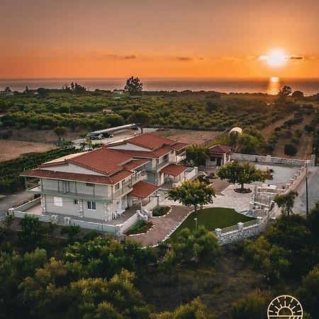 Terra Helios Suites & Studios Kyparissia Exterior foto