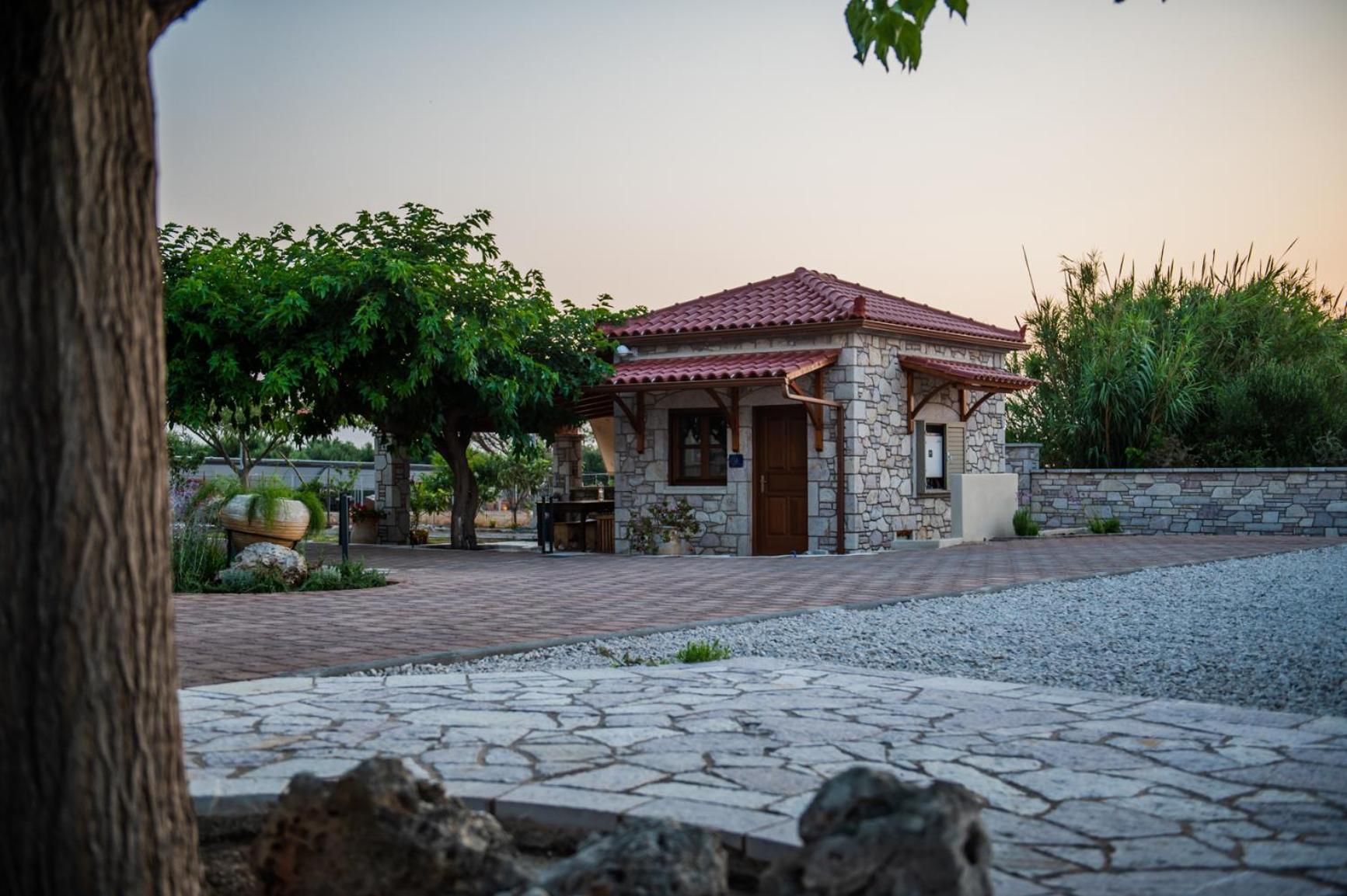Terra Helios Suites & Studios Kyparissia Exterior foto