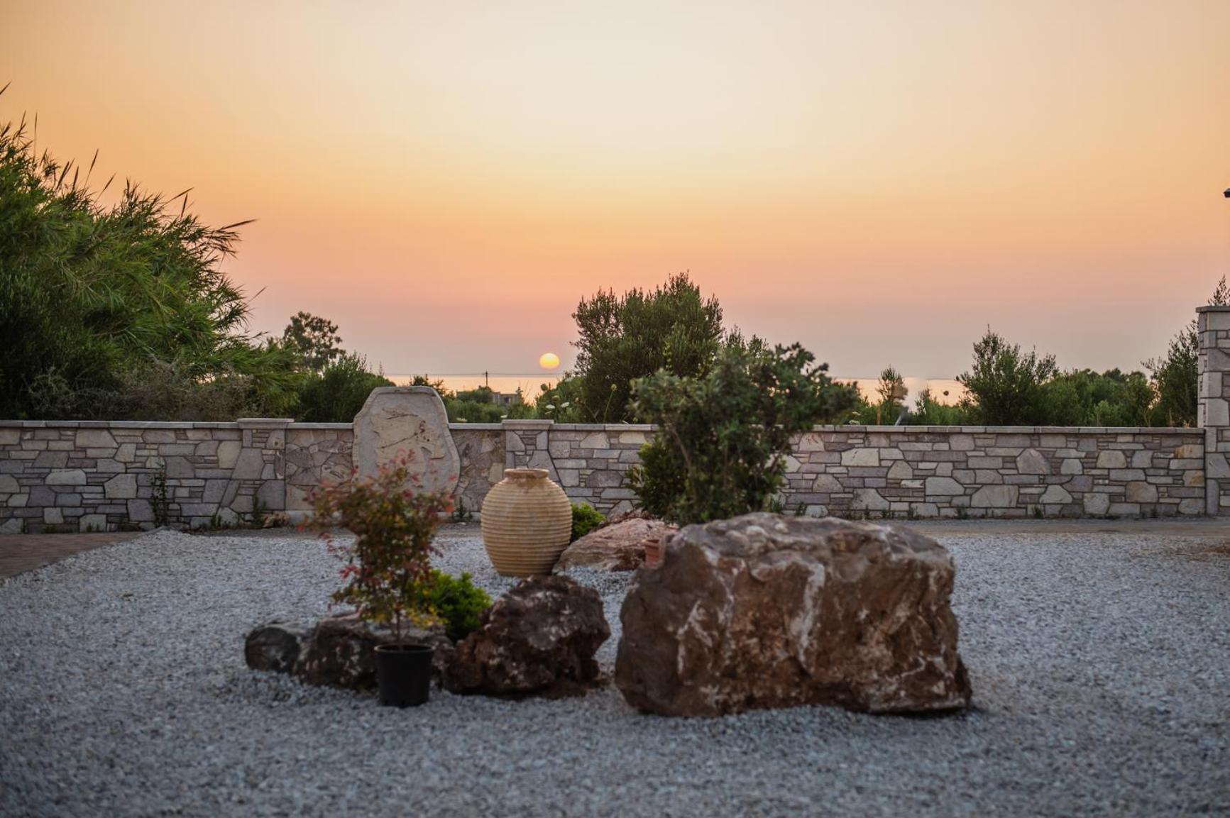 Terra Helios Suites & Studios Kyparissia Exterior foto