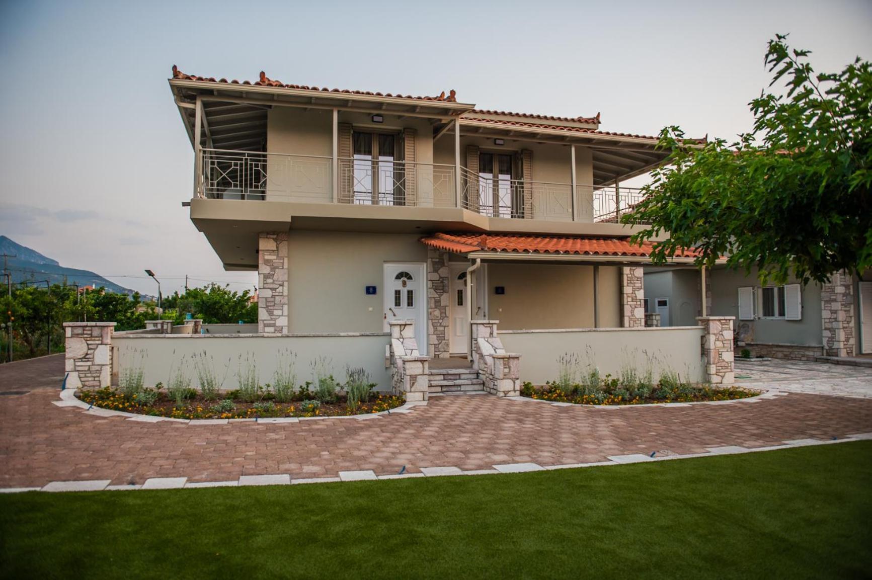 Terra Helios Suites & Studios Kyparissia Exterior foto