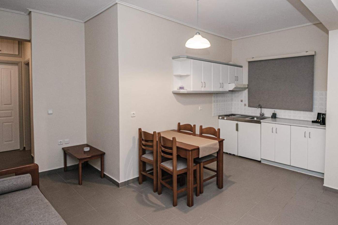 Terra Helios Suites & Studios Kyparissia Habitación foto