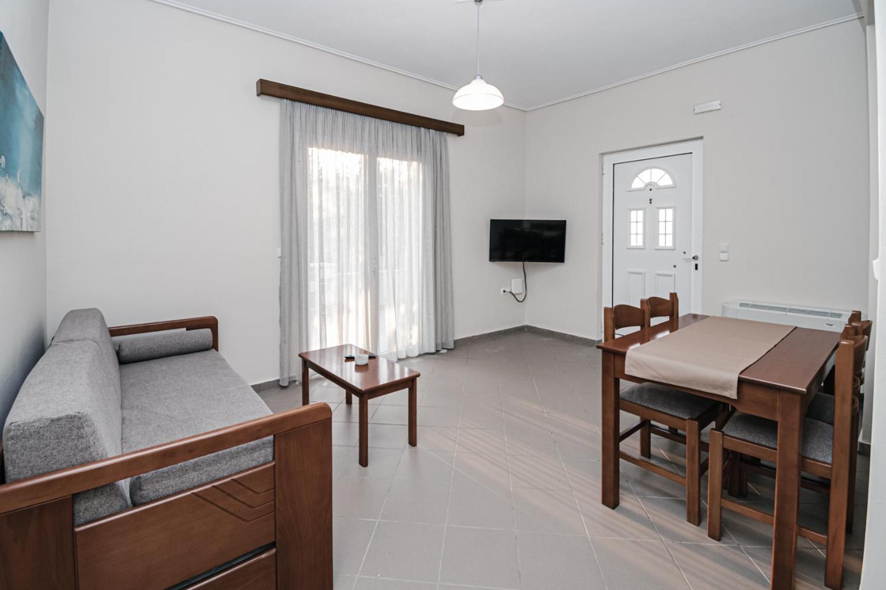 Terra Helios Suites & Studios Kyparissia Habitación foto