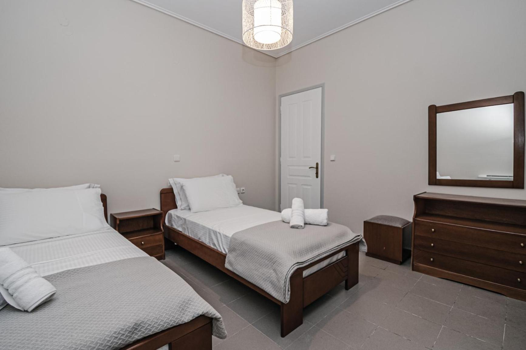 Terra Helios Suites & Studios Kyparissia Habitación foto