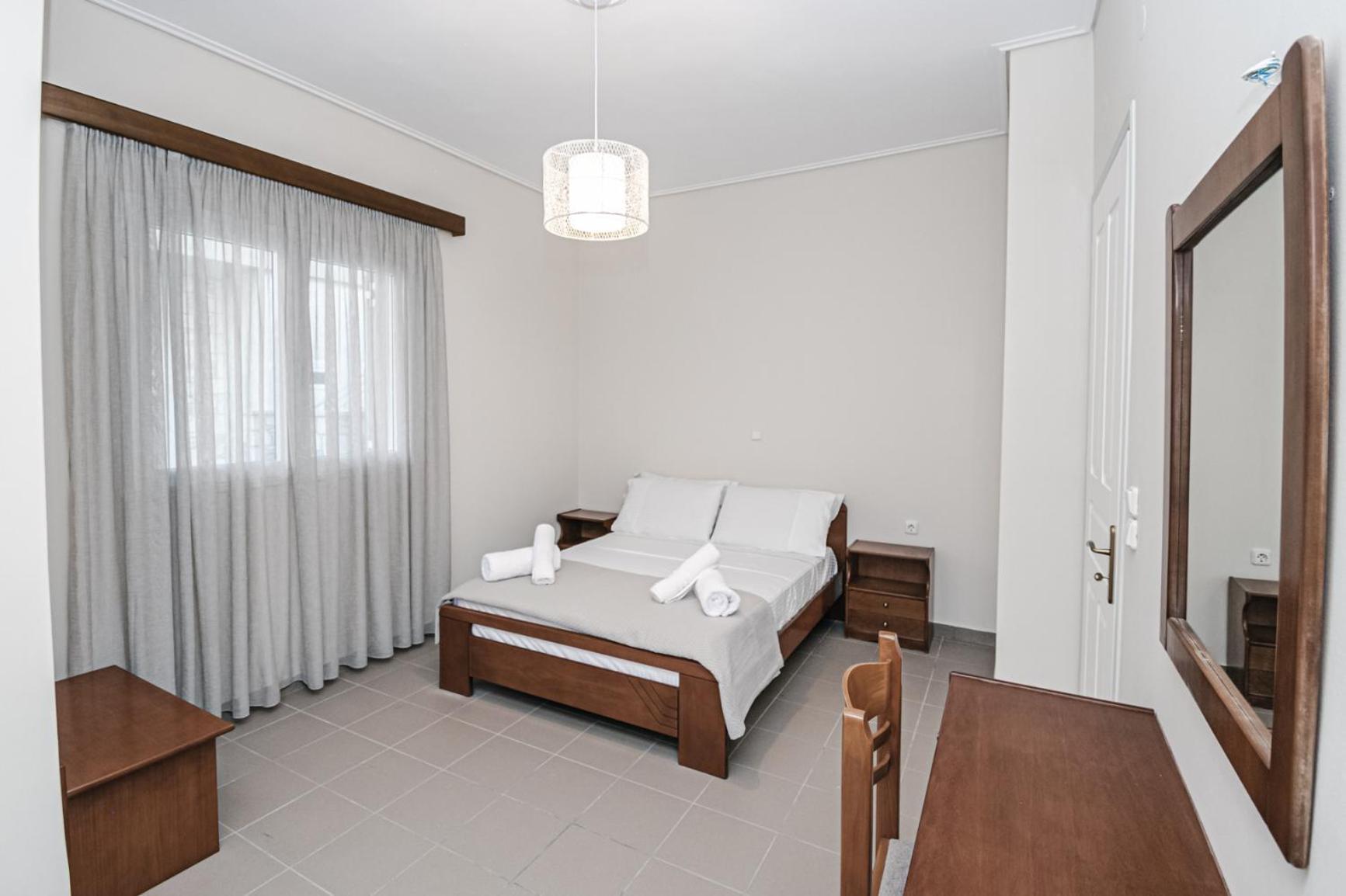 Terra Helios Suites & Studios Kyparissia Habitación foto