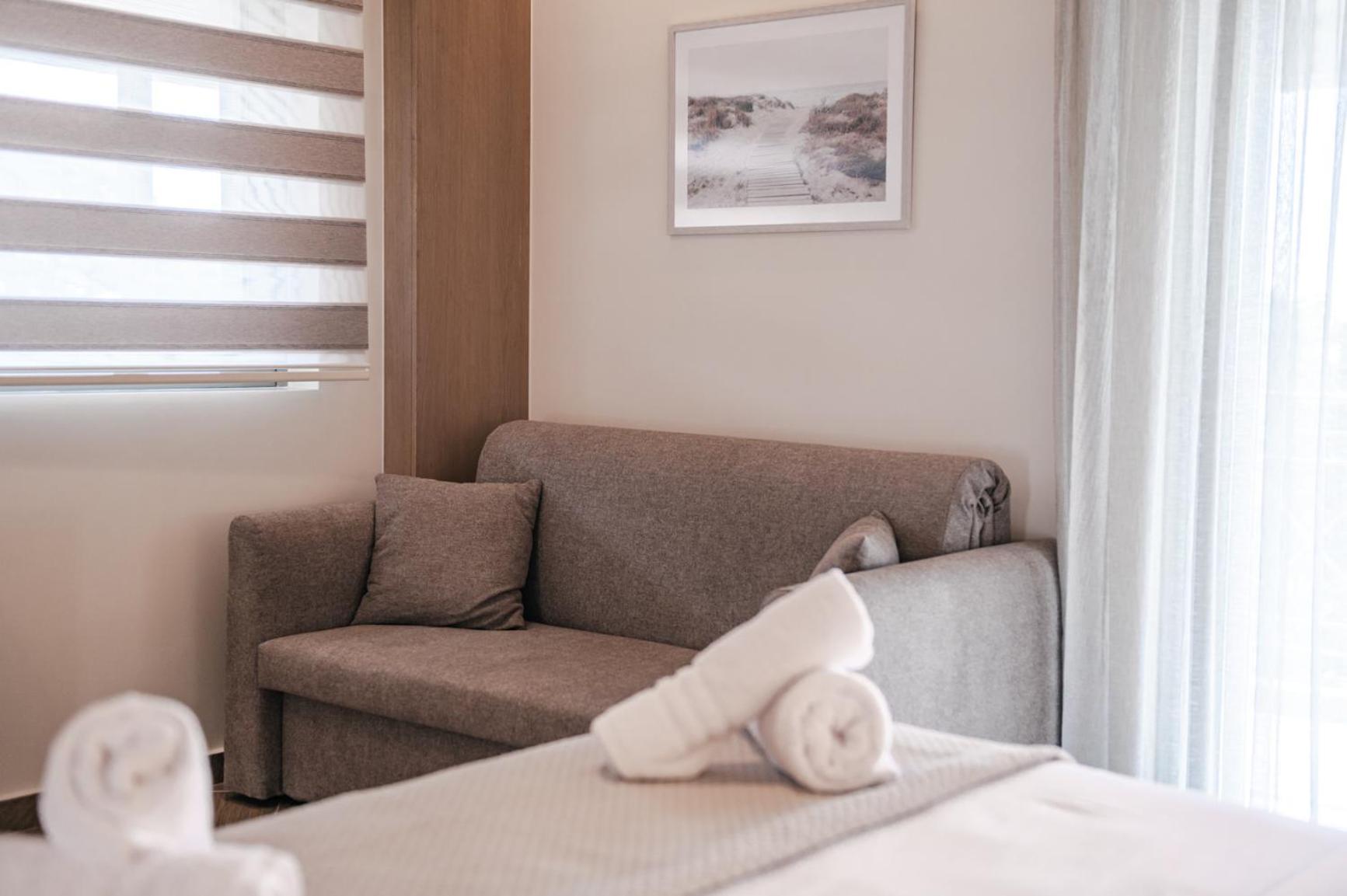 Terra Helios Suites & Studios Kyparissia Habitación foto