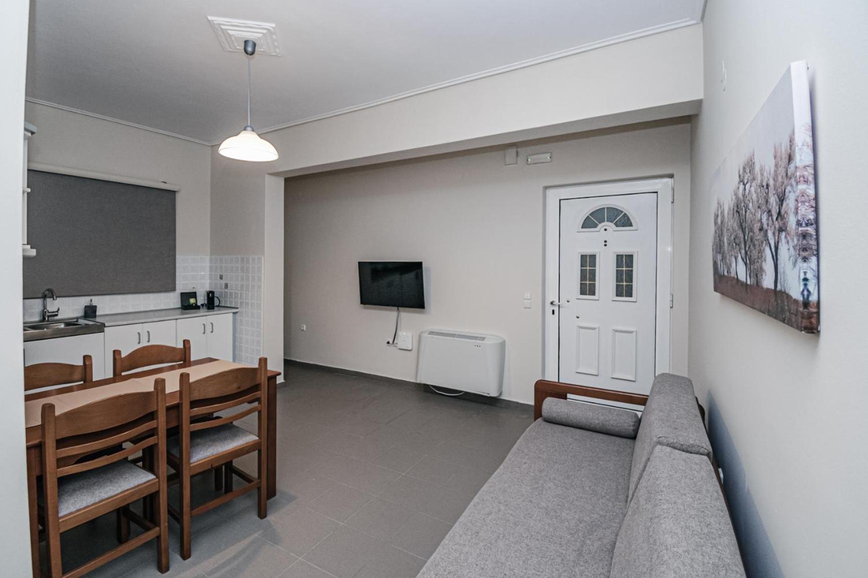 Terra Helios Suites & Studios Kyparissia Habitación foto