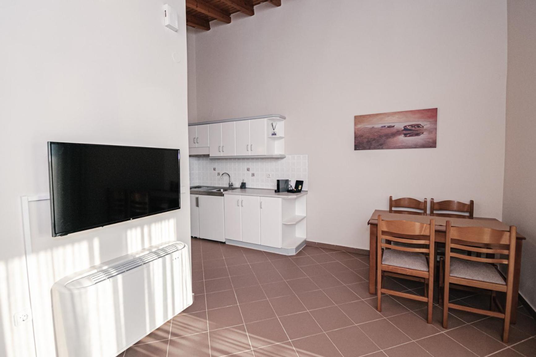 Terra Helios Suites & Studios Kyparissia Habitación foto